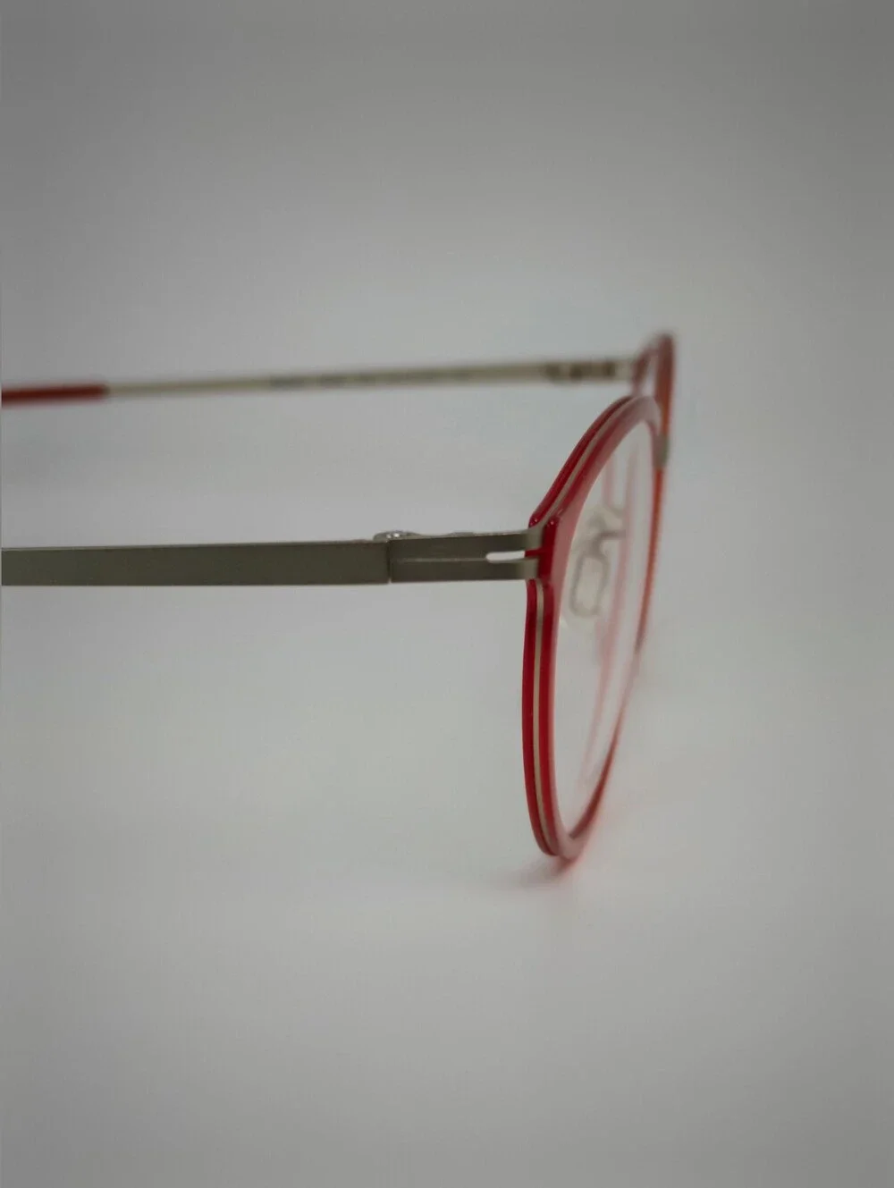 Modo 4048. Women's Red Titanium Frame Eyeglasses. Cat Eye. Japan